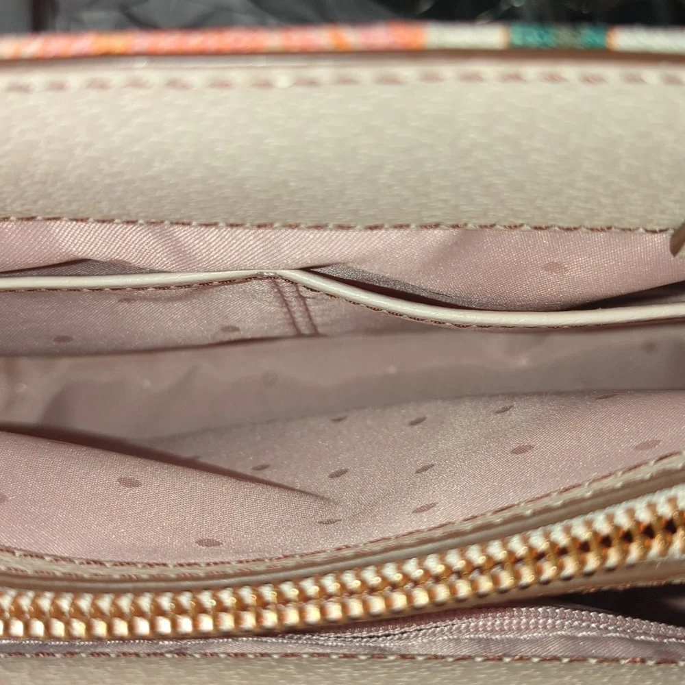 Kate Spade Floral Purse with a removable crossbody strap - Picture 8 of 13